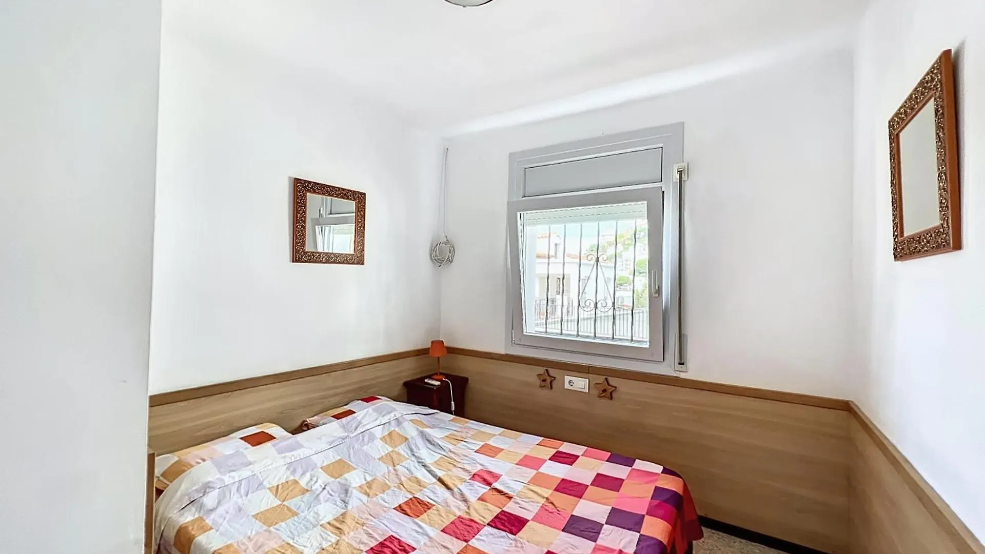 Santa Barbara Apartment Roses Spain